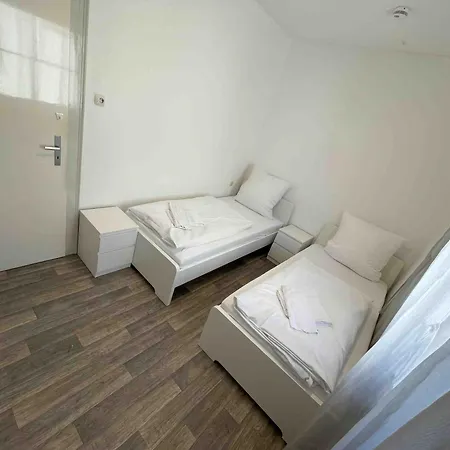 Sad242 Grosse Monteurwohnung Uebergangswohnung *