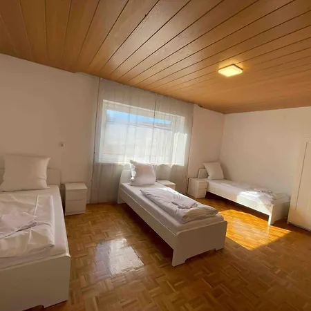 Sad242 Grosse Monteurwohnung Uebergangswohnung 公寓 施万多夫