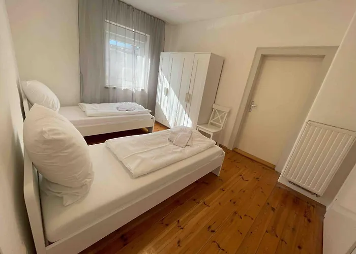 Apartament Sad242 Grosse Monteurwohnung Uebergangswohnung *