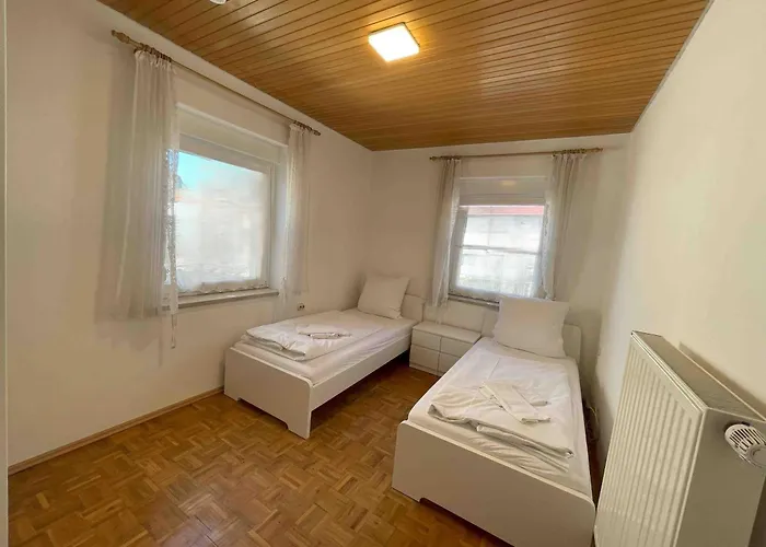 Apartament Sad242 Grosse Monteurwohnung Uebergangswohnung Schwandorf