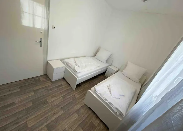 Sad242 Grosse Monteurwohnung Uebergangswohnung *